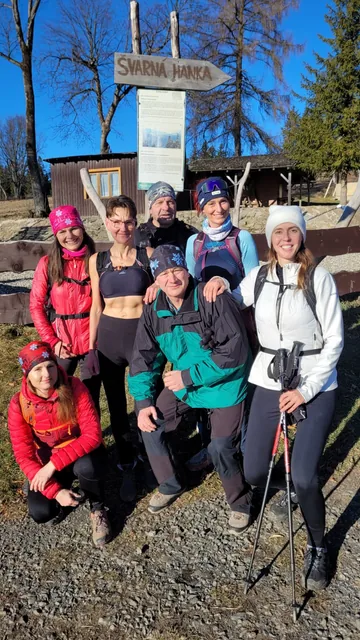 Společná fotografie turistů na Švarné Hance