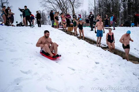 Reportáž Deník.cz o otužování ve FM 9.12.2023 — fotografie 8