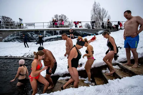 Reportáž Deník.cz o otužování ve FM 9.12.2023 — fotografie 15