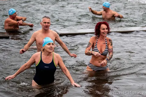 Reportáž Deník.cz o otužování ve FM 9.12.2023 — fotografie 20